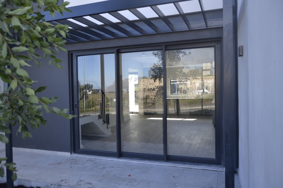 To Let 3 Bedroom Property for Rent in Mzuri Estate Western Cape